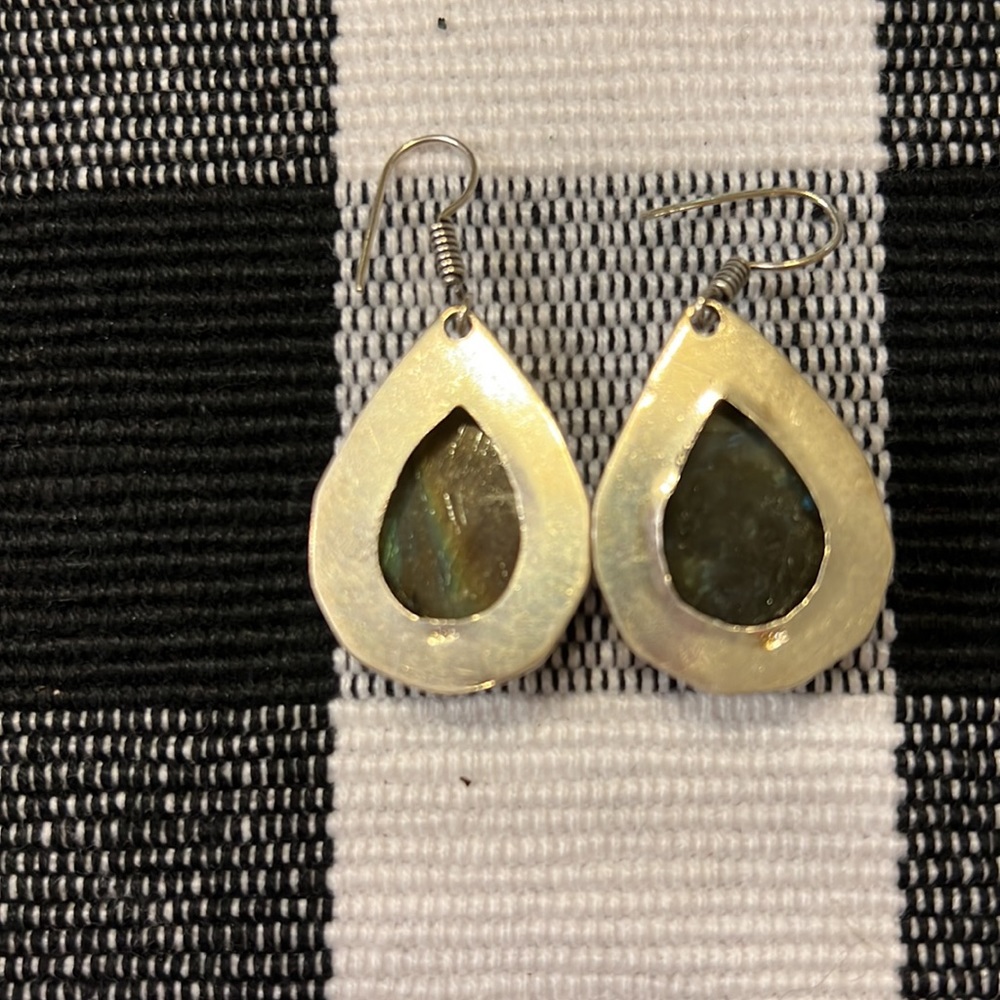 Beautiful green flash Labradorite teardrop earrings. Approx 2” drop.NWOT - Picture 4 of 7